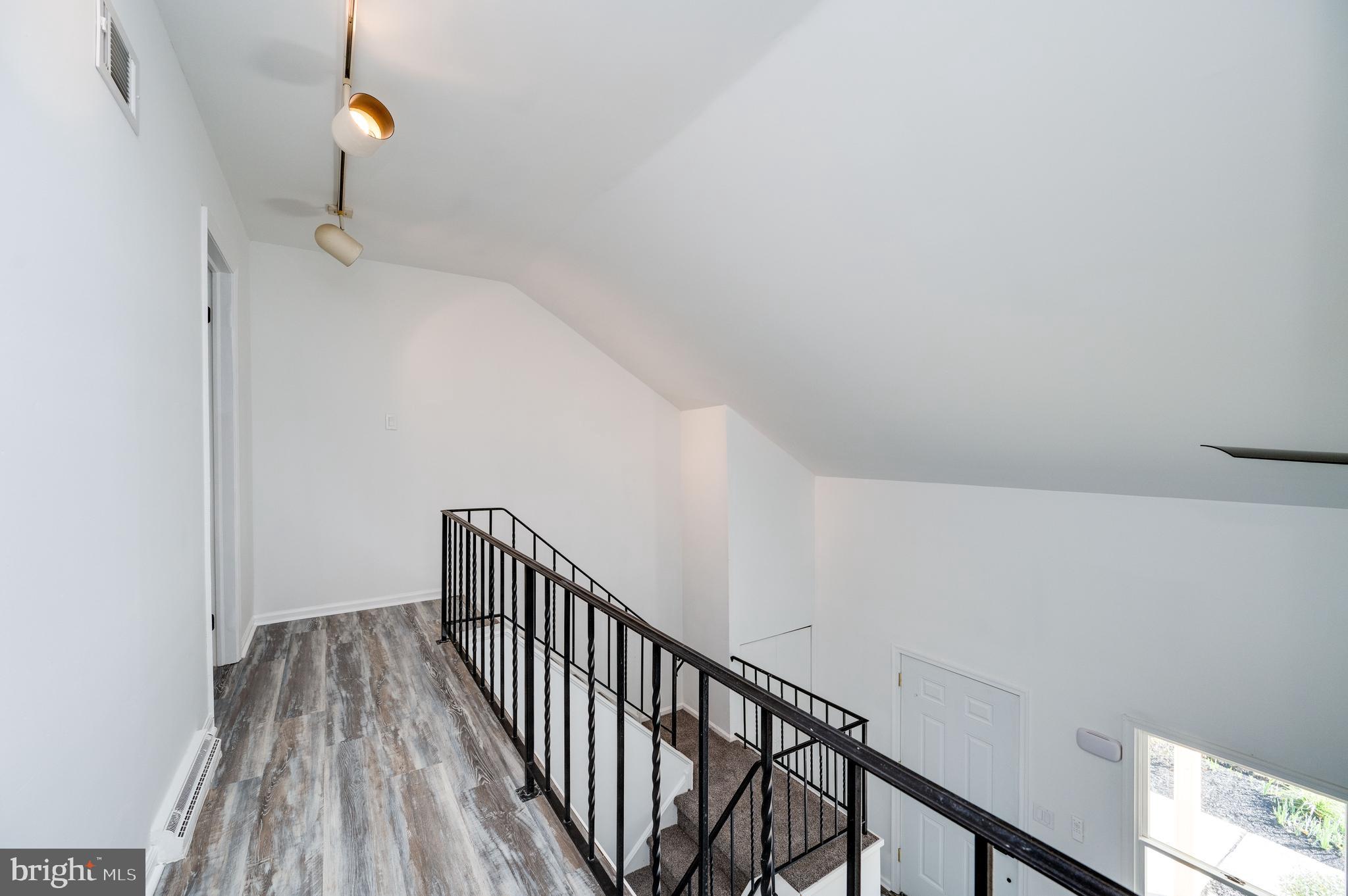 10 Matthew Drive Reading, PA 19608 - Photo 28 of 43 Second Floor Hallway