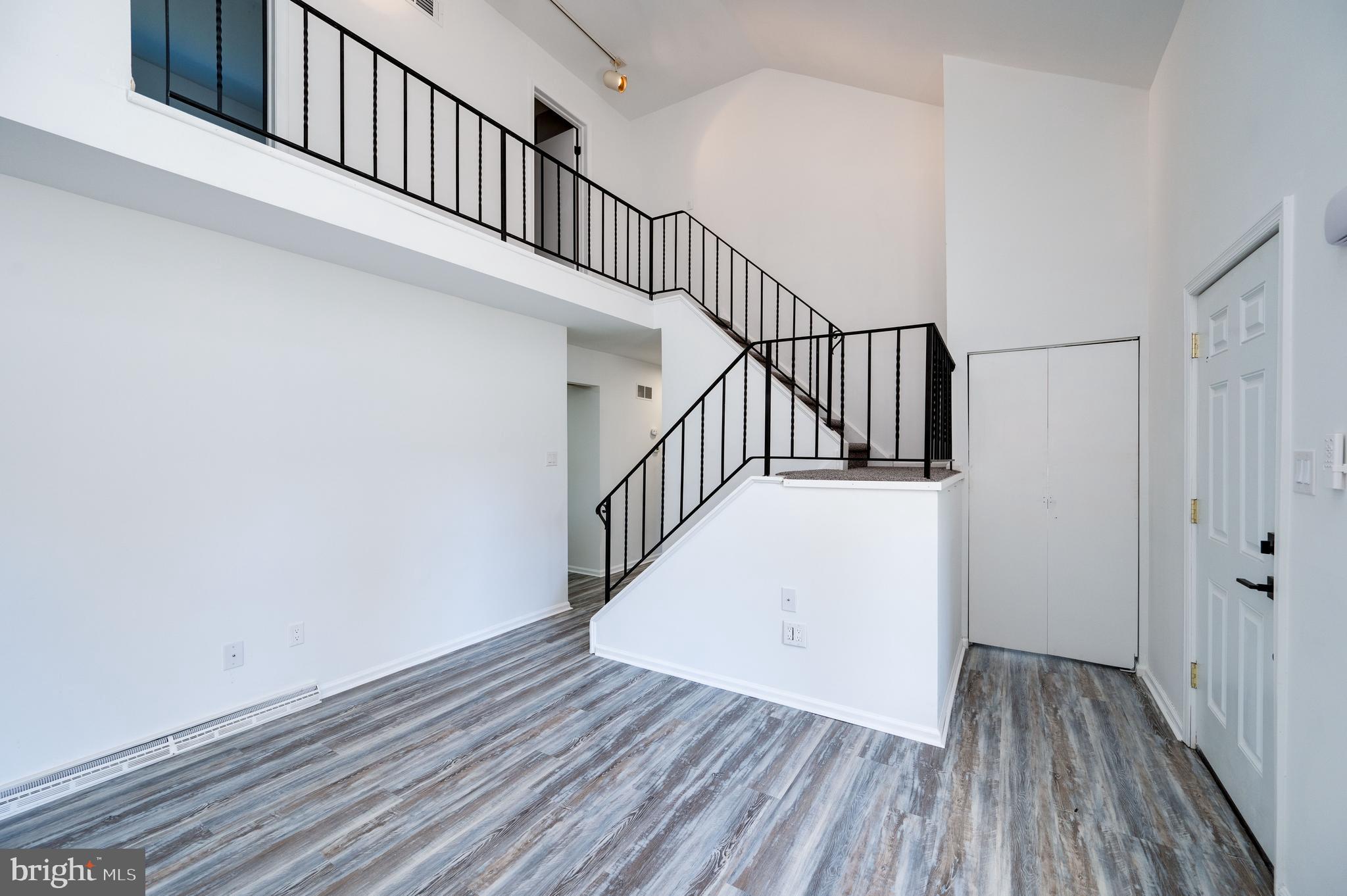 10 Matthew Drive Reading, PA 19608 - Photo 7 of 43 Living Area