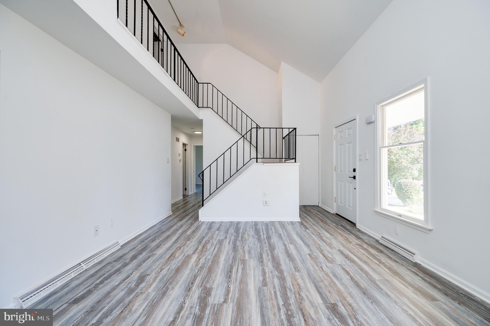 10 Matthew Drive Reading, PA 19608 - Photo 8 of 43 Living Area