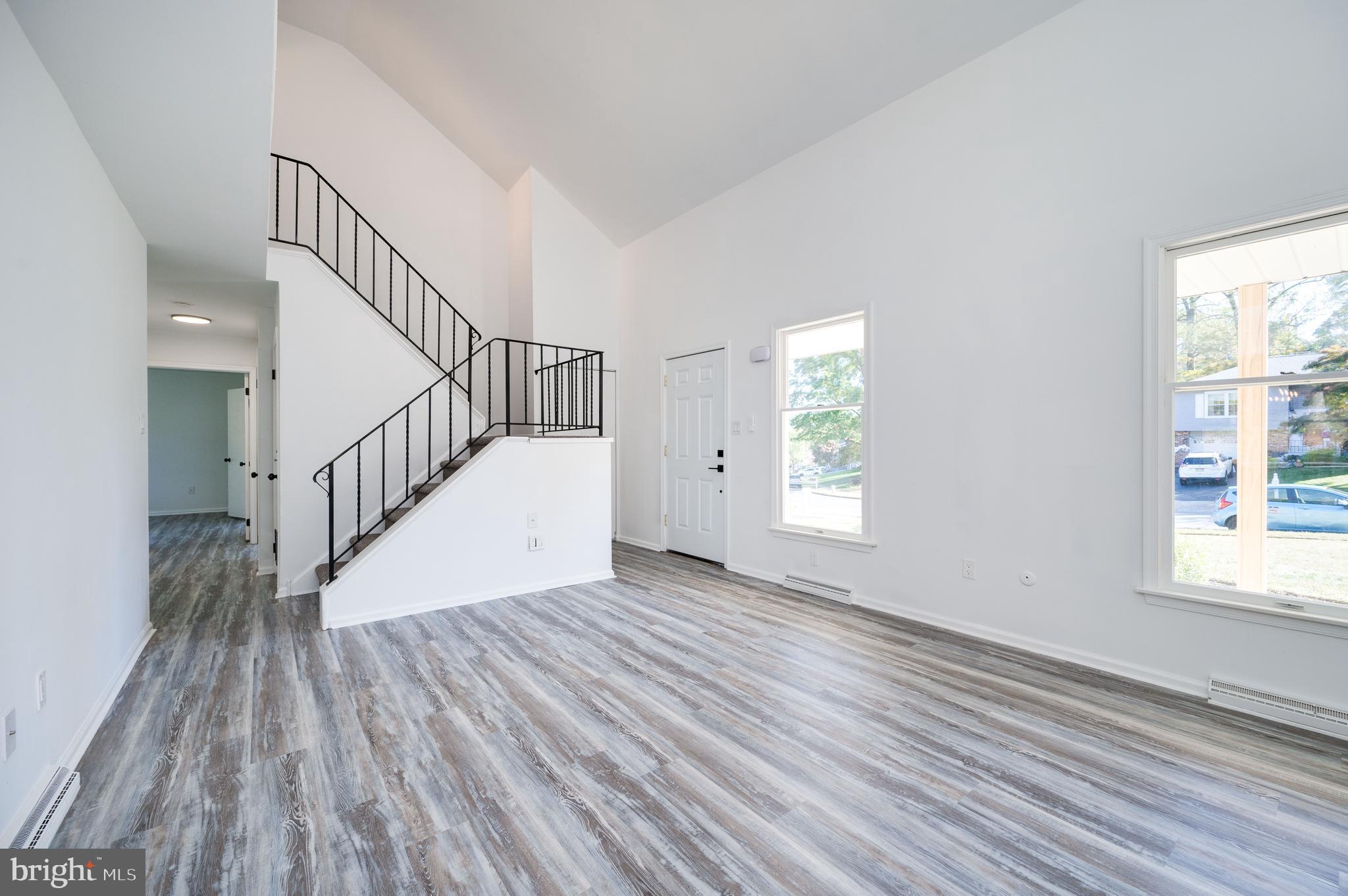 10 Matthew Drive Reading, PA 19608 - Photo 9 of 43 Living Area