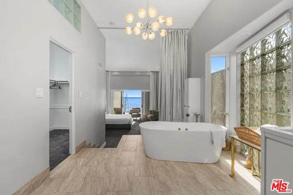 $16,000 | 11834 Pacific Coast Highway, Malibu, CA 90265