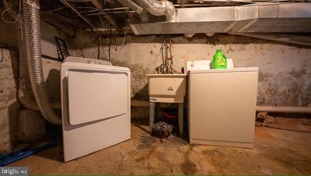 1911 Brunner Street Philadelphia, PA 19140 - Photo 12 of 12 a utility room with dryer and washer