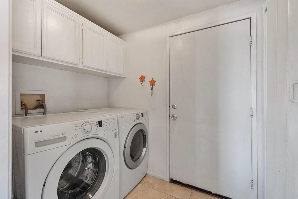 92 Lakeshore Drive Rancho Mirage, CA 92270 - Photo 32 of 62 LAUNDRY ROOM