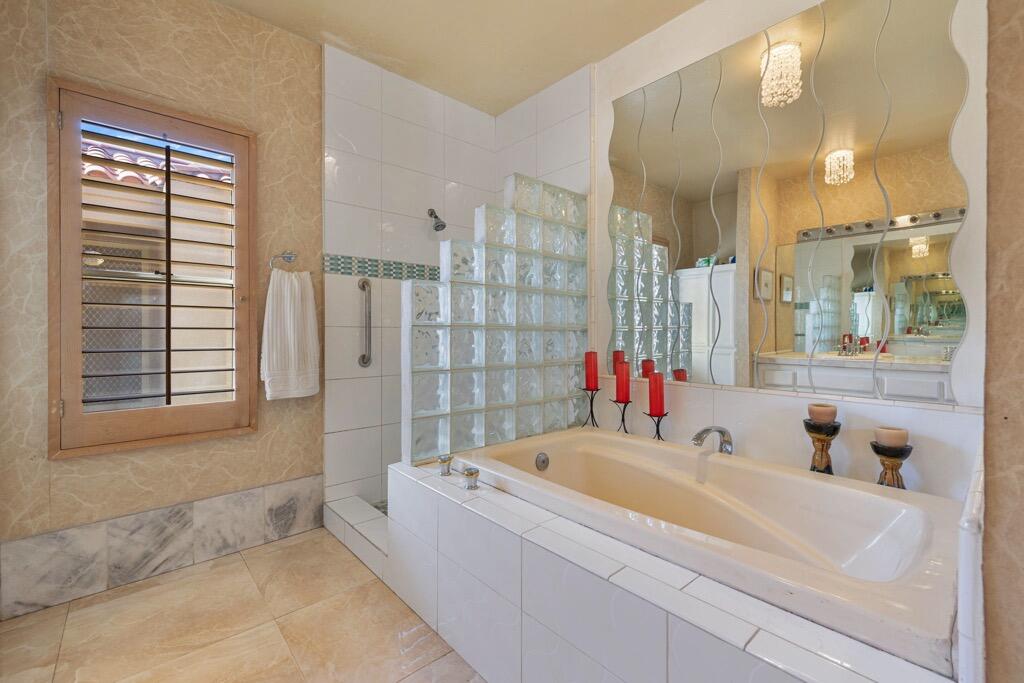 92 Lakeshore Drive Rancho Mirage, CA 92270 - Photo 37 of 62 PRIMARY BATHROOM