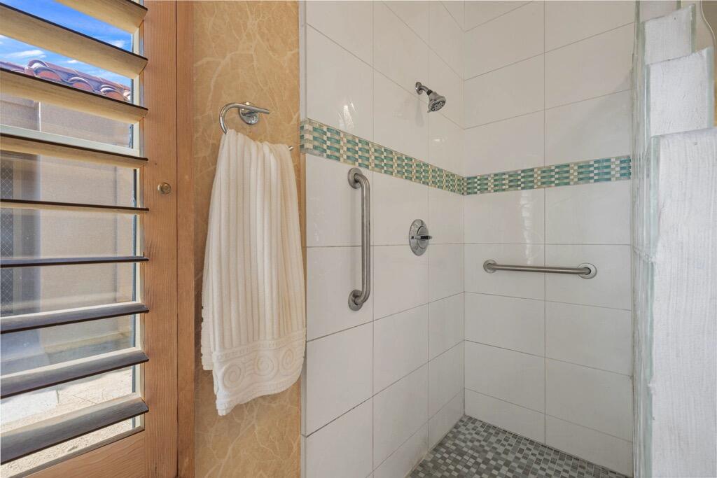 92 Lakeshore Drive Rancho Mirage, CA 92270 - Photo 38 of 62 PRIMARY BATH