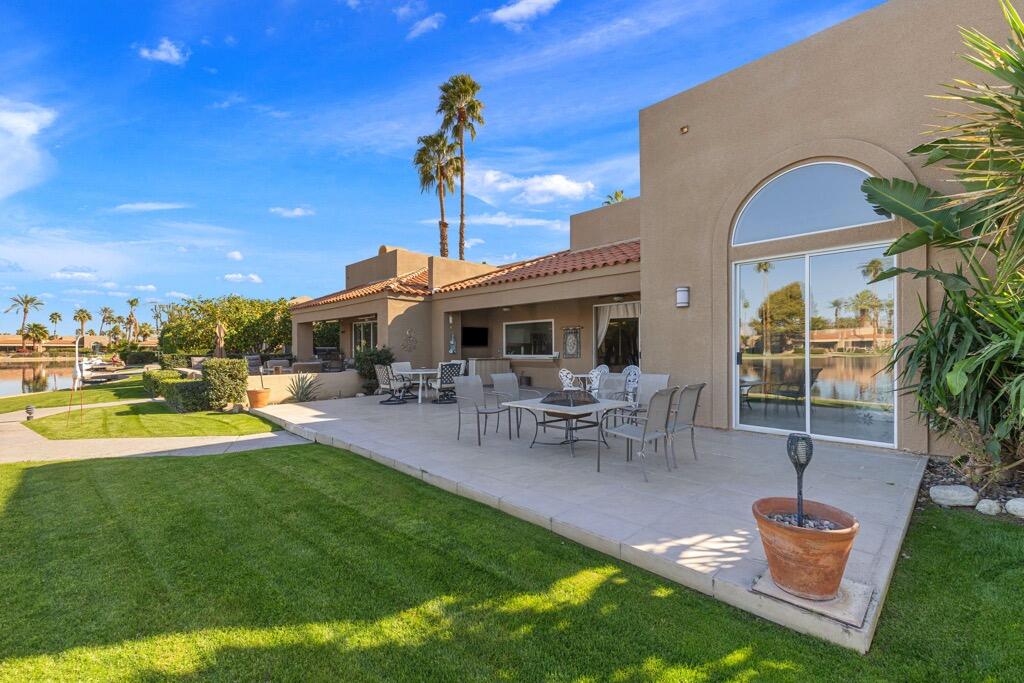 92 Lakeshore Drive Rancho Mirage, CA 92270 - Photo 4 of 62 VIEW OF PATIO