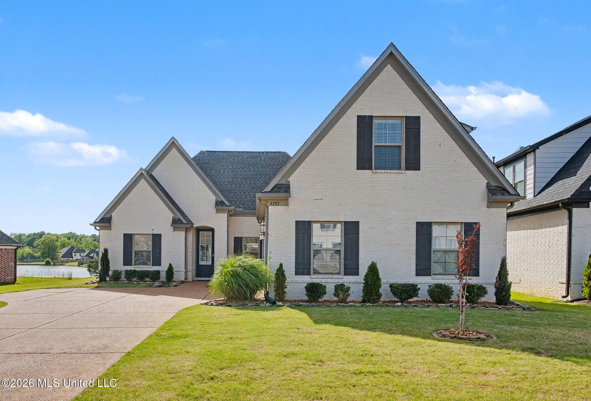 2-web-or-mls-3797 Roland Dr-1