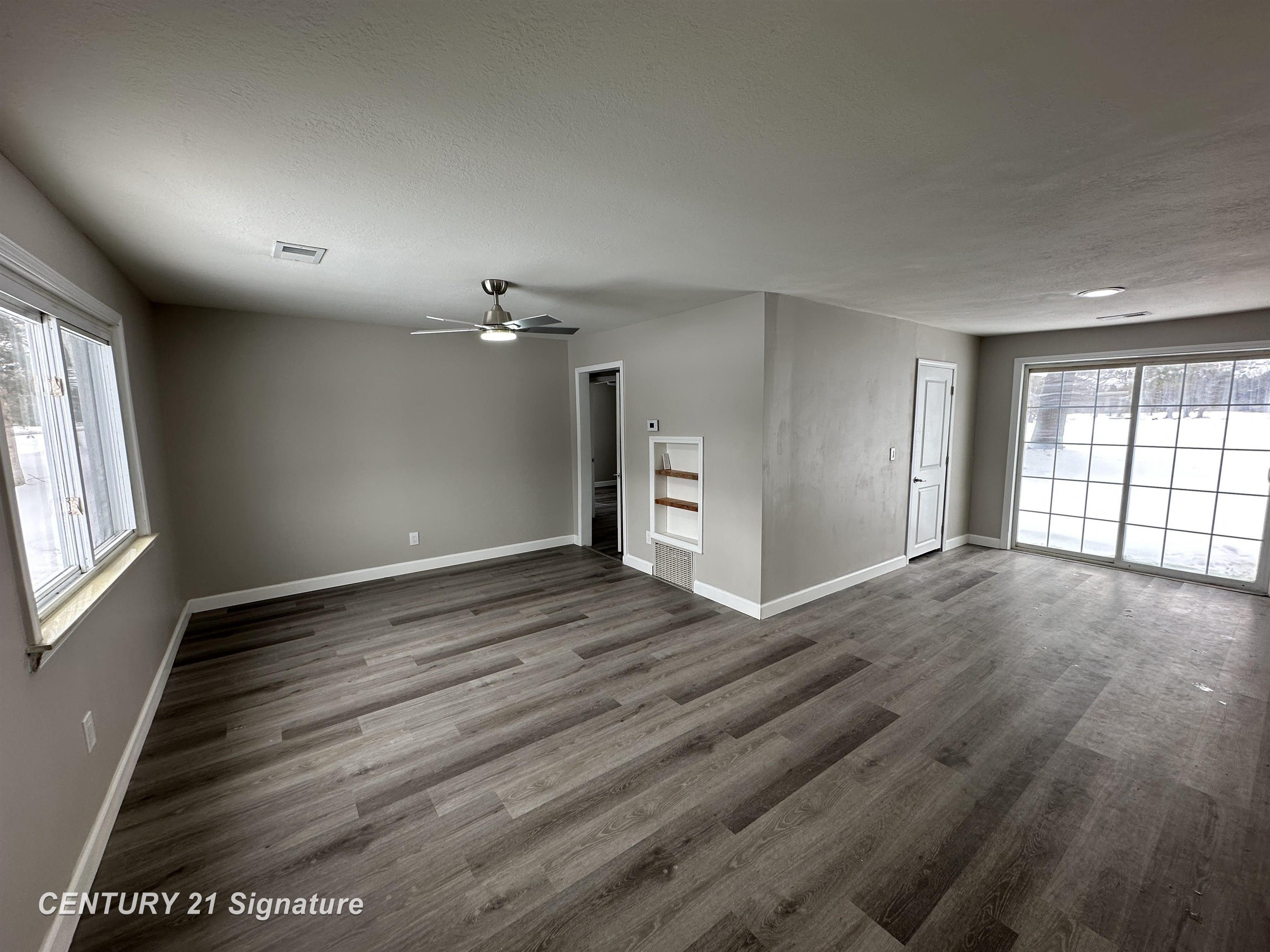 8040 Beecher Road Flushing, MI 48433 - Photo 2 of 22