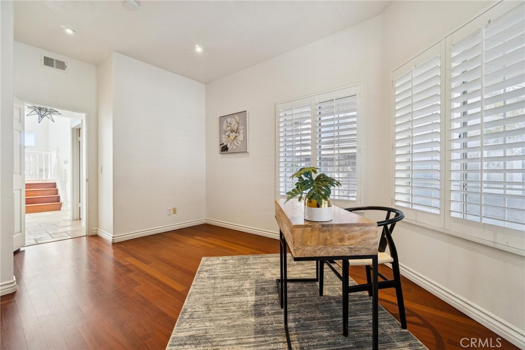 25528 Paine Circle Stevenson Ranch, CA 91381 - Photo 27 of 63 a workspace with furniture and a window