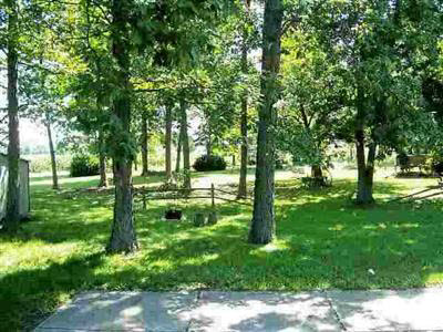 7611 North Barrington Drive Decatur, IN 46733 - Photo 3 of 9