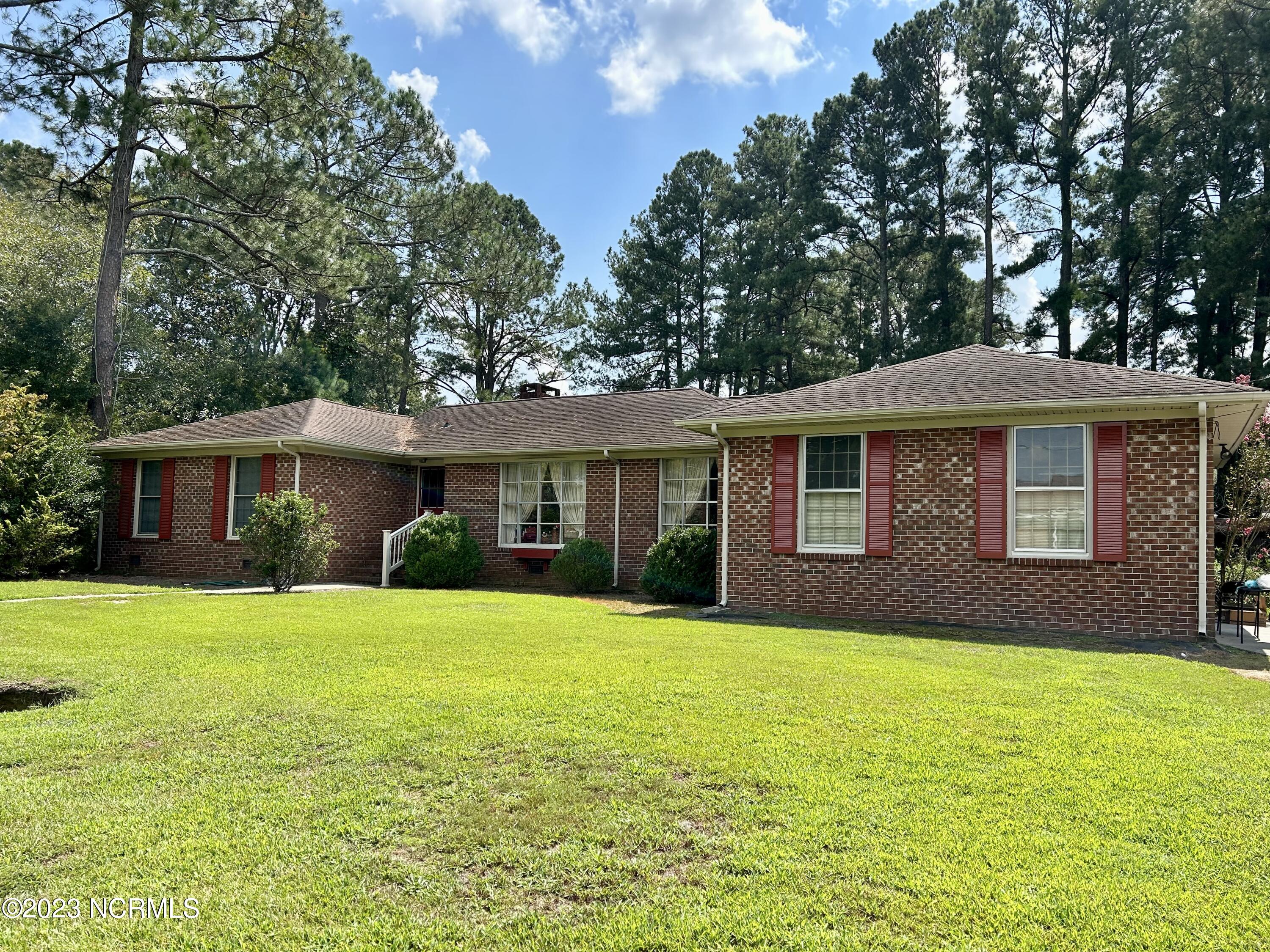 2909 Ginger Road Kinston, NC 28504 - Photo 2 of 11 IMG_4869