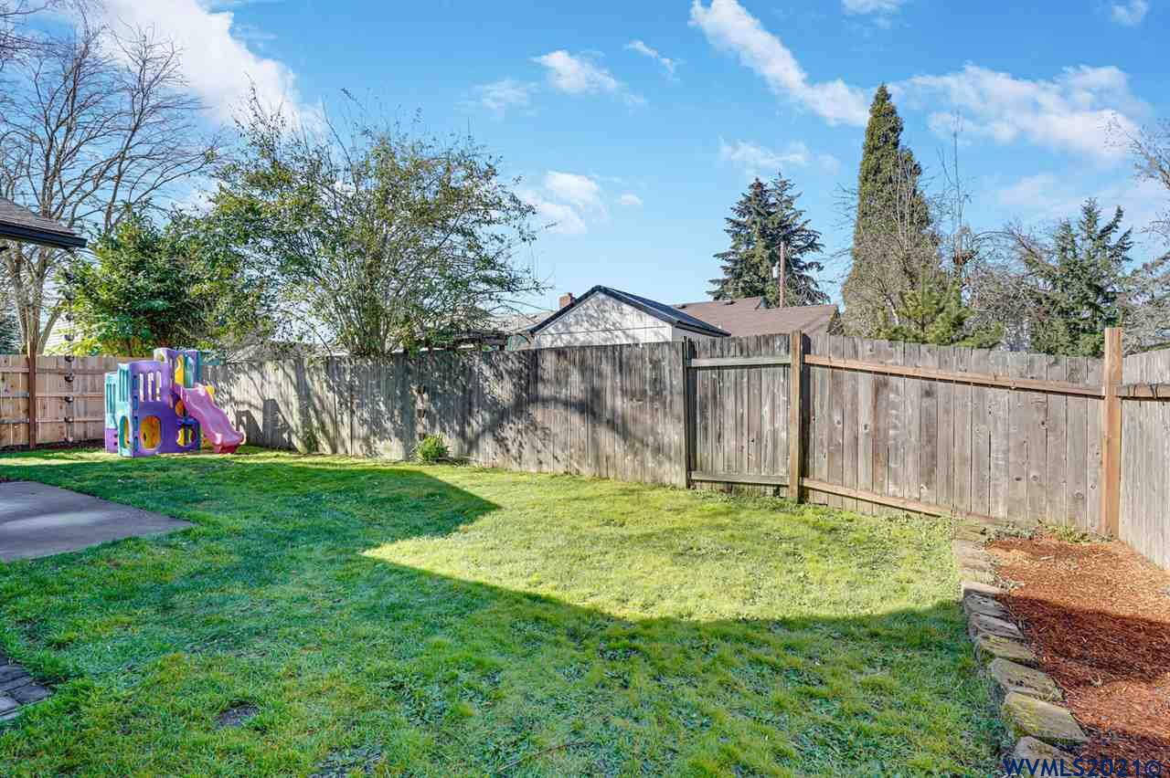 1310 Lawnridge Street Southwest Albany, OR 97321 - Photo 19 of 28