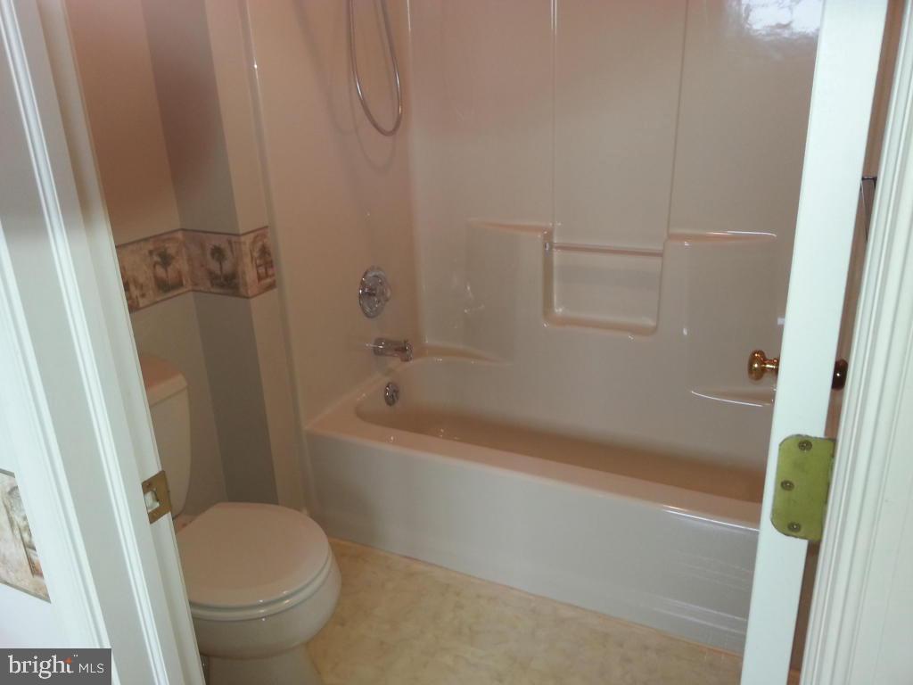 1825 Spring Ridge Lane Lancaster, PA 17603 - Photo 14 of 21 Gallery Image 14