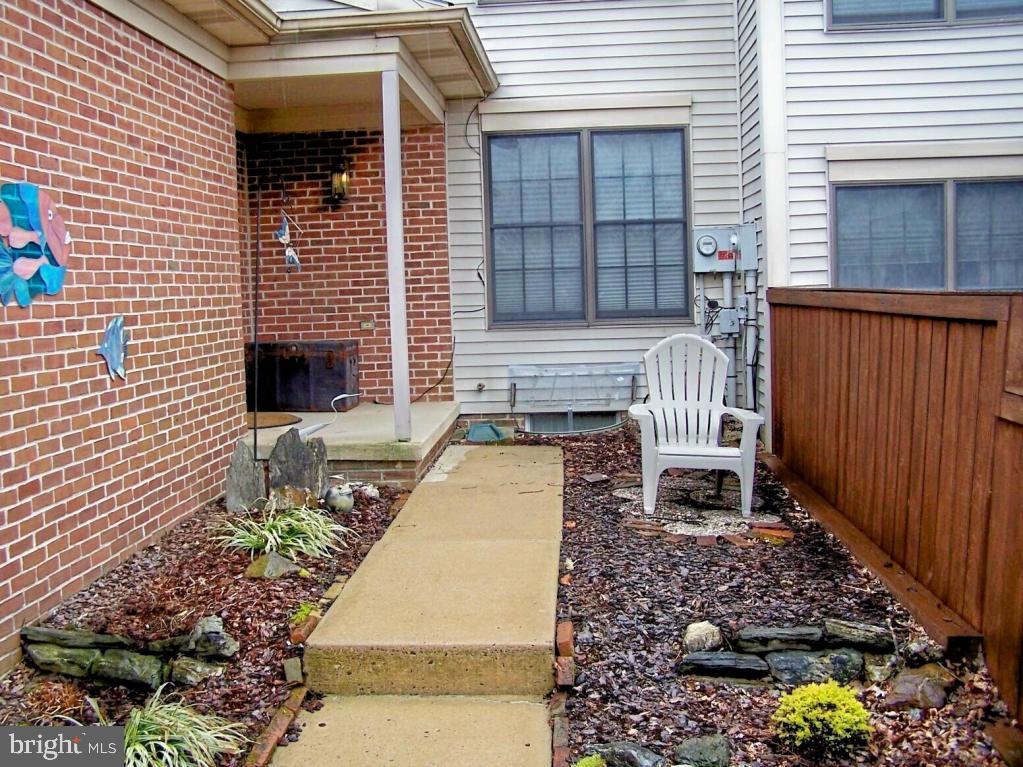 1825 Spring Ridge Lane Lancaster, PA 17603 - Photo 4 of 21 Gallery Image 4