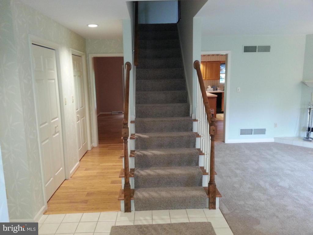 1825 Spring Ridge Lane Lancaster, PA 17603 - Photo 5 of 21 Gallery Image 5