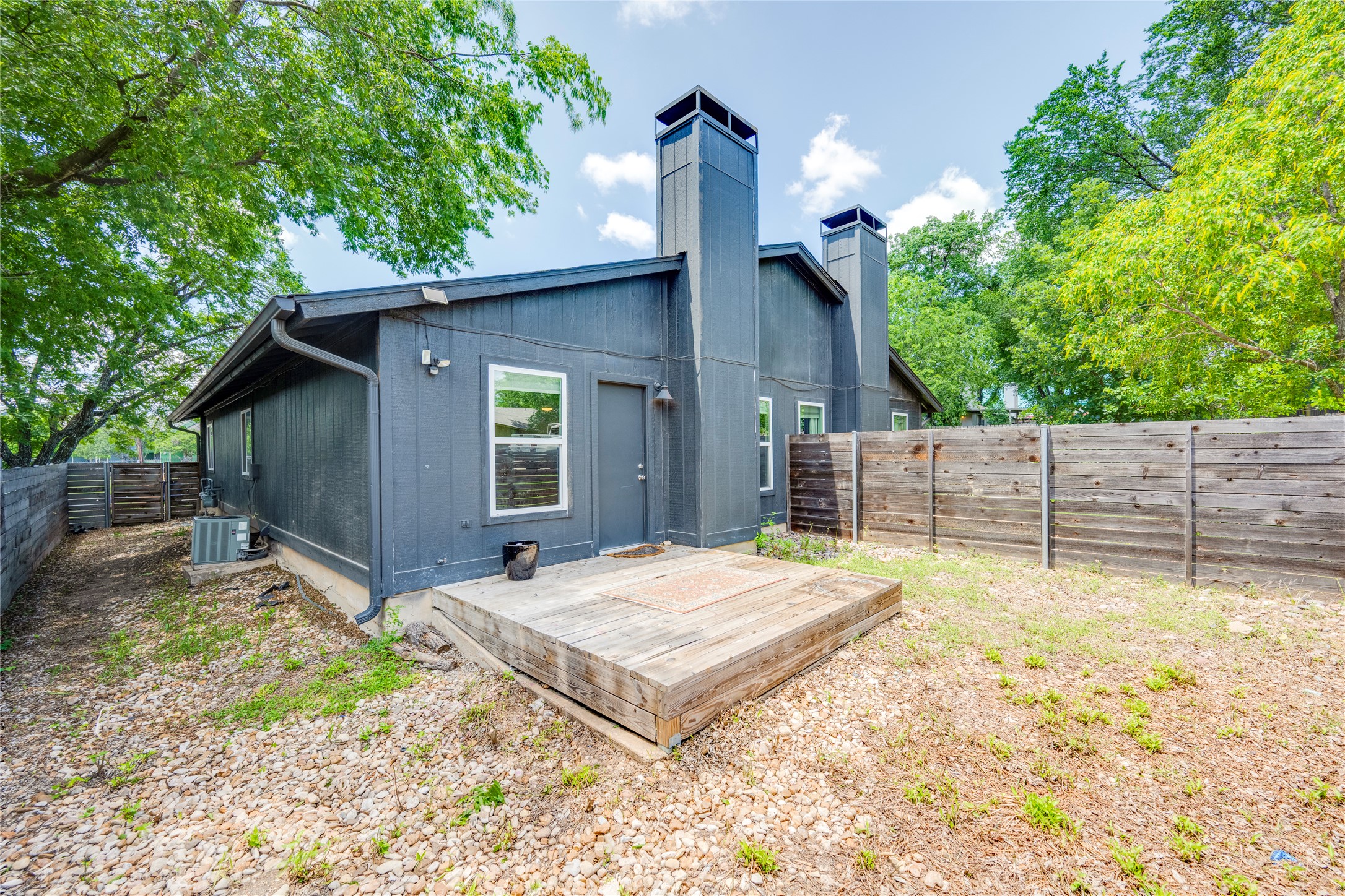 2315 Burleson Road Austin, TX 78741 - Photo 13 of 29