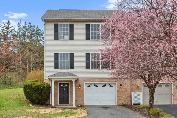 $325,000 | 531 Pointe Drive, Harrisonburg, VA 22801