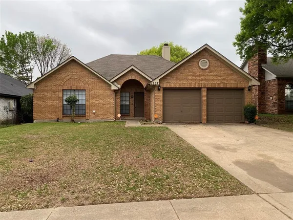 $2,025 | 1227 Reeves Lane, Cedar Hill, TX 75104