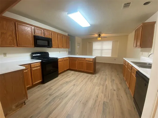 $2,025 | 1227 Reeves Lane, Cedar Hill, TX 75104