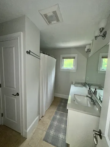 $4,000 | 34 Pleasant Street, Unit 107, Foxboro, MA 02035