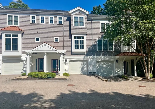 $4,000 | 34 Pleasant Street, Unit 107, Foxboro, MA 02035