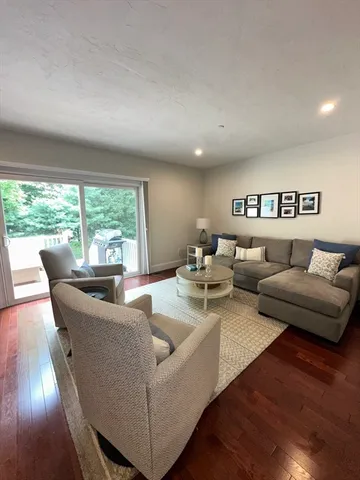 $4,000 | 34 Pleasant Street, Unit 107, Foxboro, MA 02035