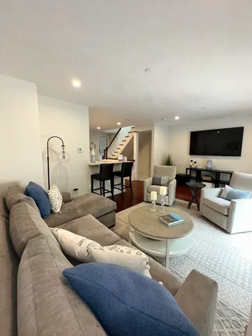 $4,000 | 34 Pleasant Street, Unit 107, Foxboro, MA 02035