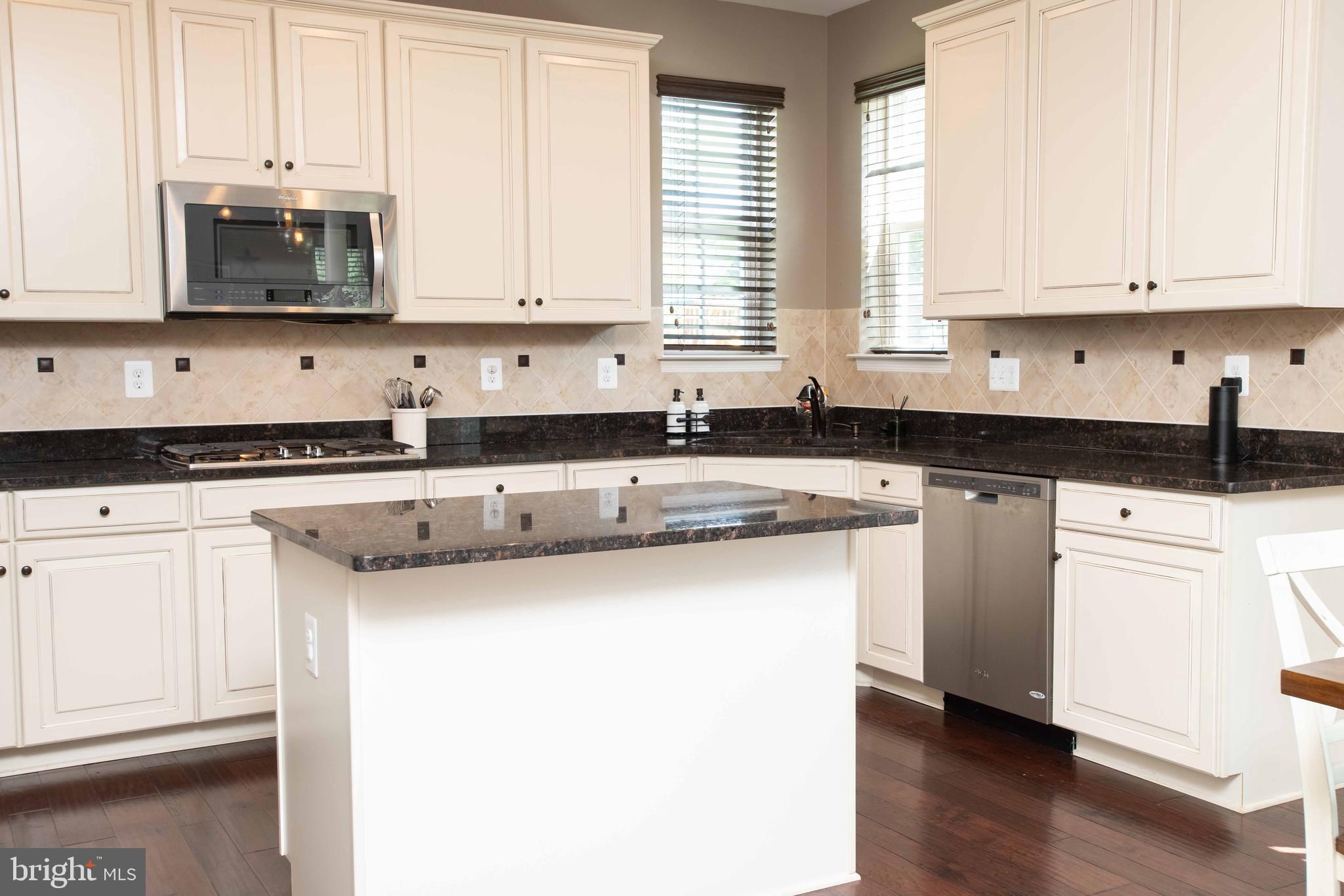 6711 Evanston Road Baltimore, MD 21209 - Photo 2 of 59 Huge kitchen with granite and stainless appliances