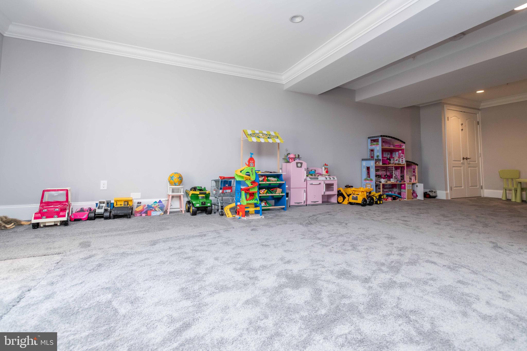 6711 Evanston Road Baltimore, MD 21209 - Photo 27 of 59