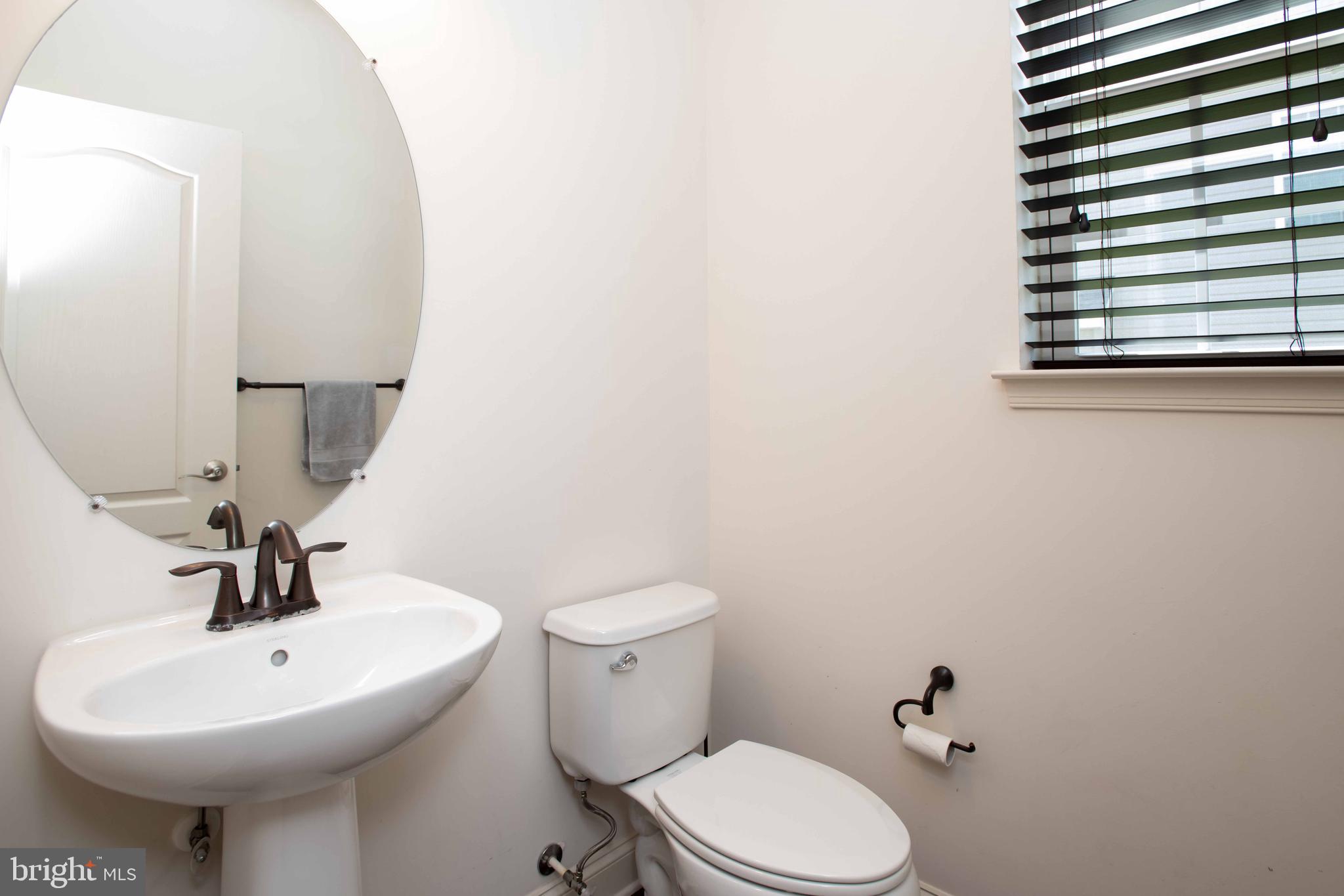 6711 Evanston Road Baltimore, MD 21209 - Photo 49 of 59 First floor powder room