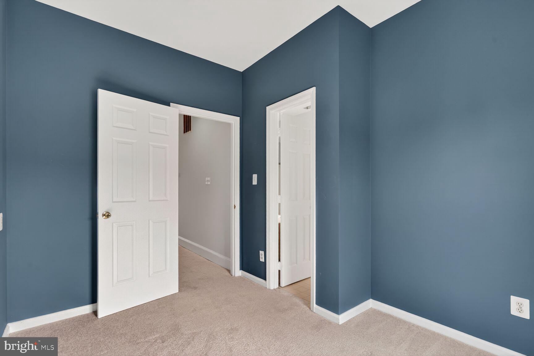 119 River Road Occoquan, VA 22125 - Photo 13 of 36 a view of a room with closet