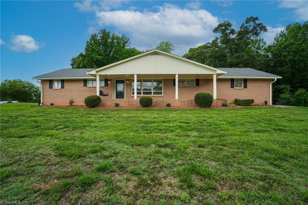 2475 Rowe Road Lexington, NC 27295 - Photo 2 of 40