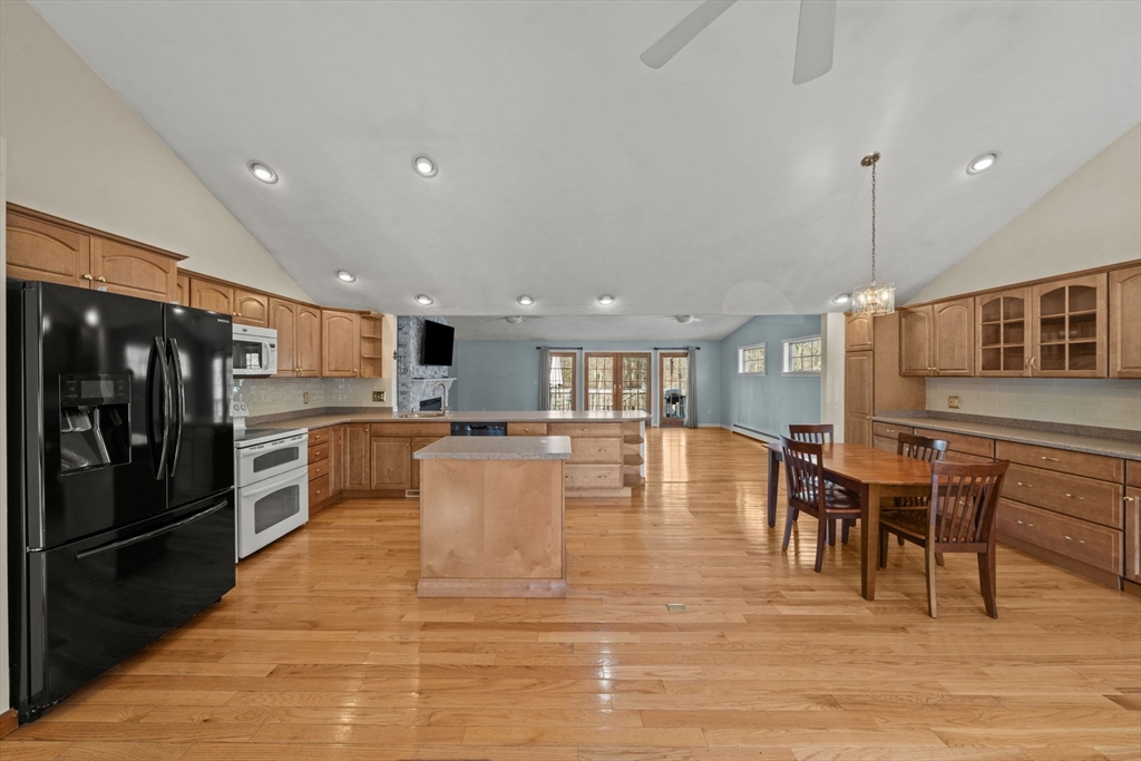5 Jessica Lane Wakefield, MA 01880 - Photo 3 of 38