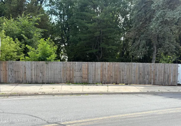 $13,000 | 101 West Superior Street, Muir, MI 48860