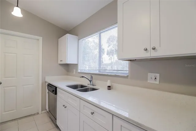 $1,950 | 5353 Pale Horse Drive, Orlando, FL 32818