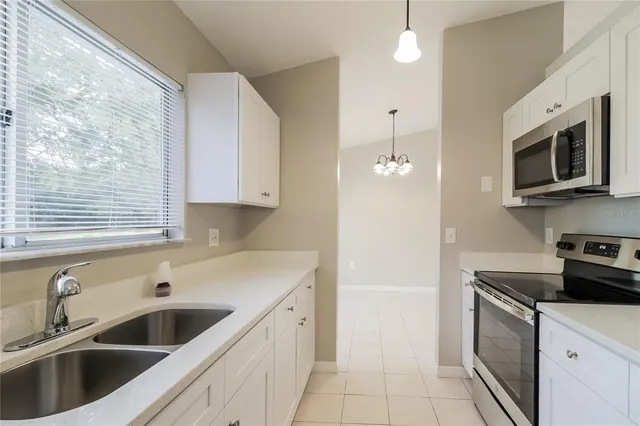 $1,950 | 5353 Pale Horse Drive, Orlando, FL 32818