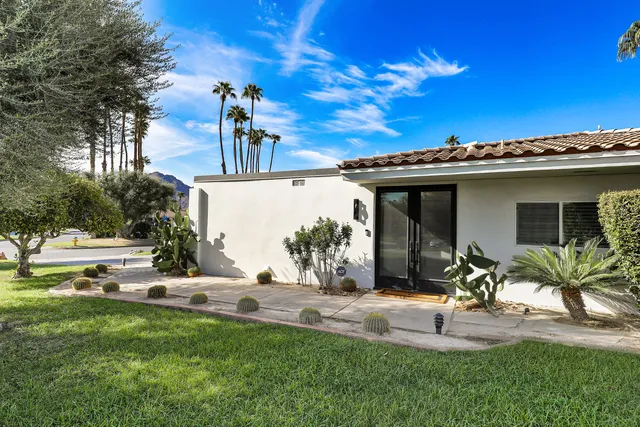 $1,195,000 | 49845 Lago Drive, La Quinta, CA 92253