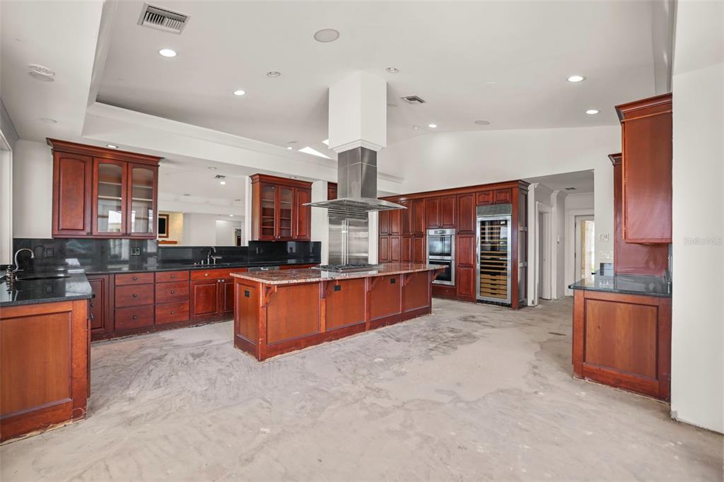 1721 Gulf Road Tarpon Springs, FL 34689 - Photo 12 of 96