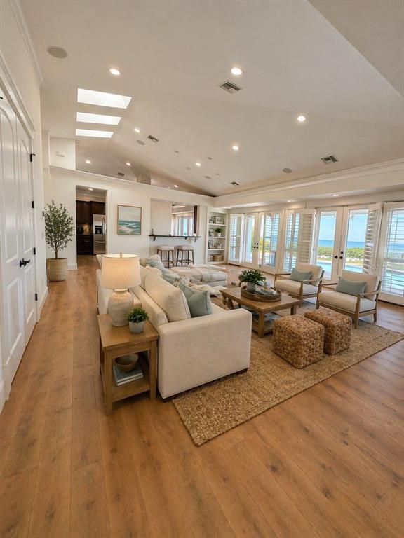 1721 Gulf Road Tarpon Springs, FL 34689 - Photo 19 of 96 a living room with furniture and a large window