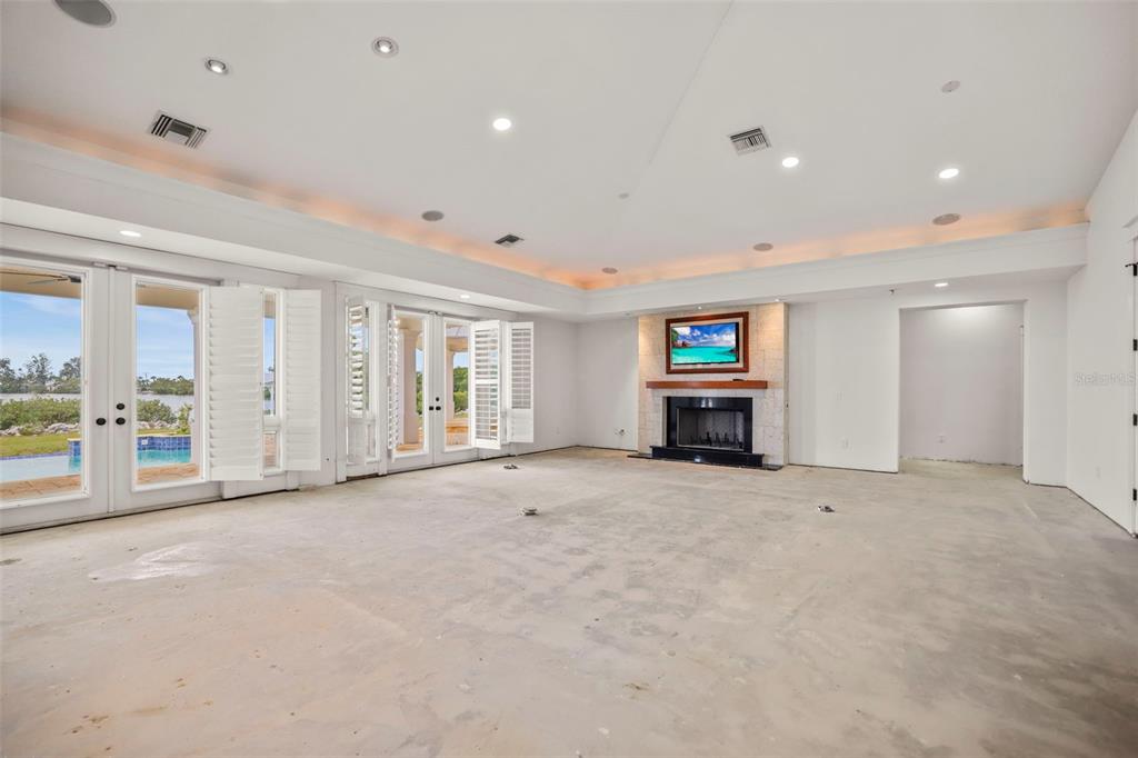 1721 Gulf Road Tarpon Springs, FL 34689 - Photo 21 of 96 a view of an empty room with a window