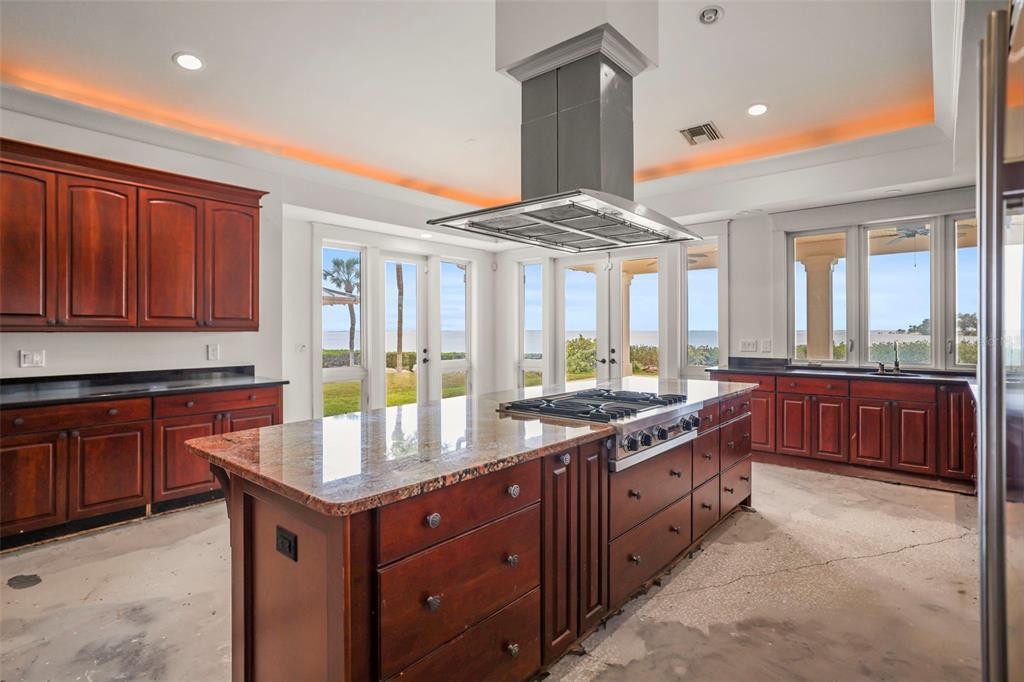 1721 Gulf Road Tarpon Springs, FL 34689 - Photo 8 of 96