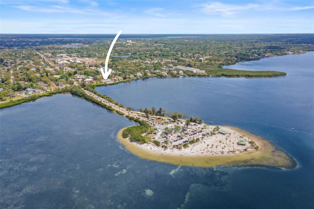 1721 Gulf Road Tarpon Springs, FL 34689 - Photo 84 of 96 a view of a ocean with an ocean beach