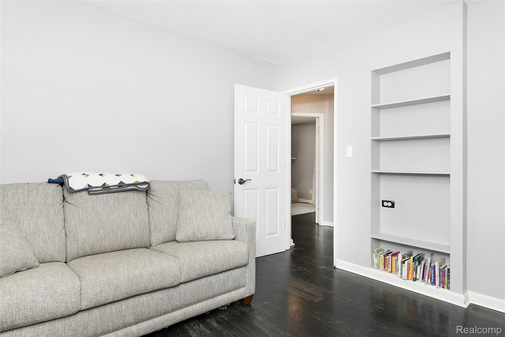217 Normandy Road Royal Oak, MI 48073 - Photo 14 of 21 Normandy-13.jpg