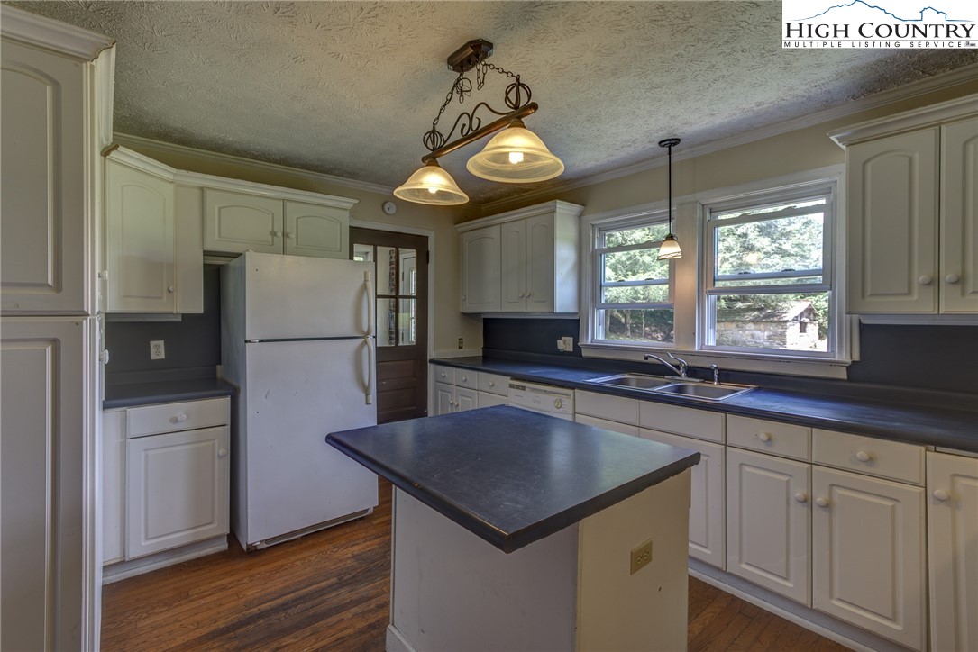 124 Brown's Chapel Road Boone, NC 28607 - Photo 5 of 26