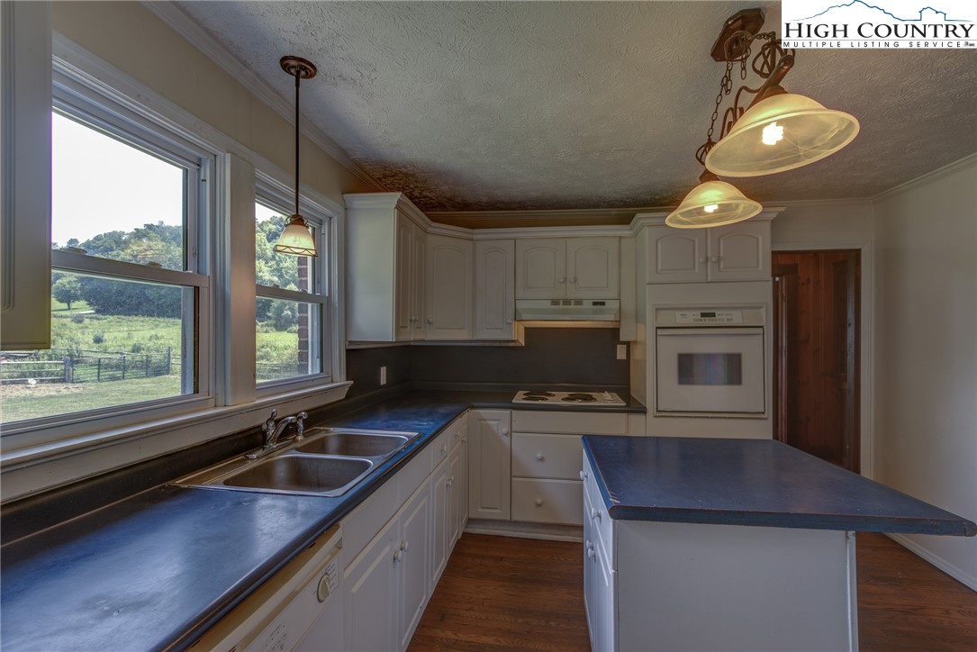 124 Brown's Chapel Road Boone, NC 28607 - Photo 6 of 26