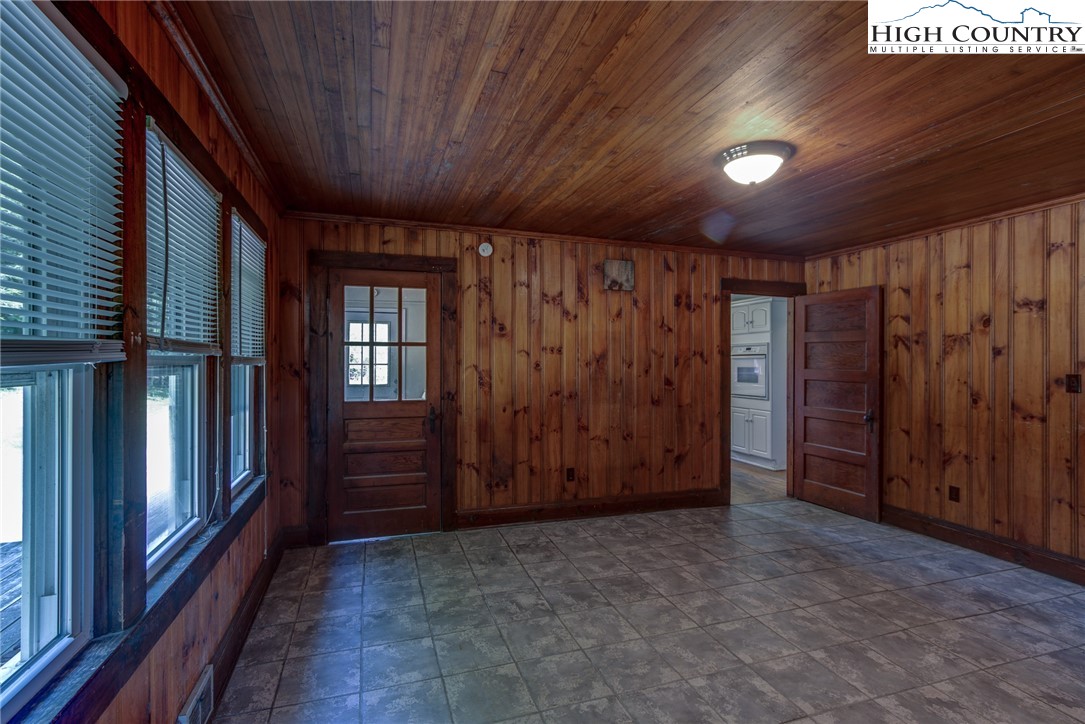 124 Brown's Chapel Road Boone, NC 28607 - Photo 7 of 26