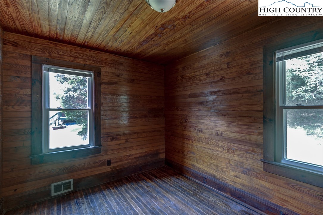 124 Brown's Chapel Road Boone, NC 28607 - Photo 8 of 26