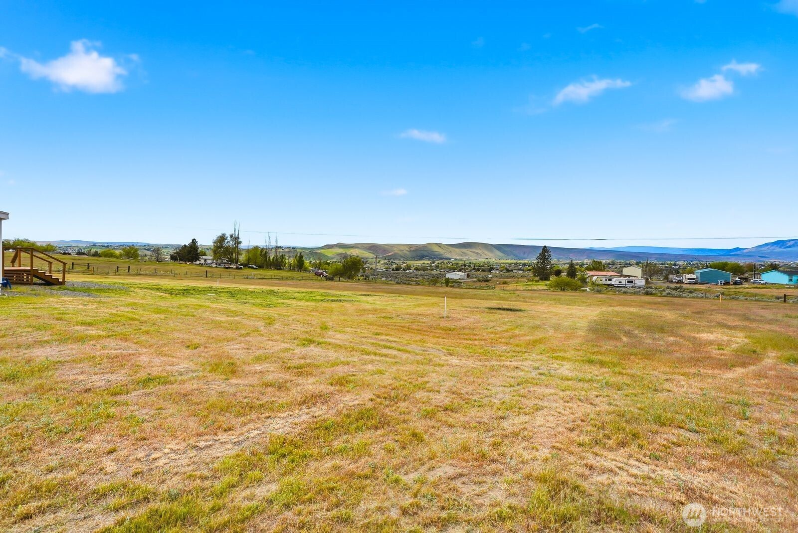 671 Hull Road Selah, WA 98942 - Photo 8 of 31 Gallery Image 8