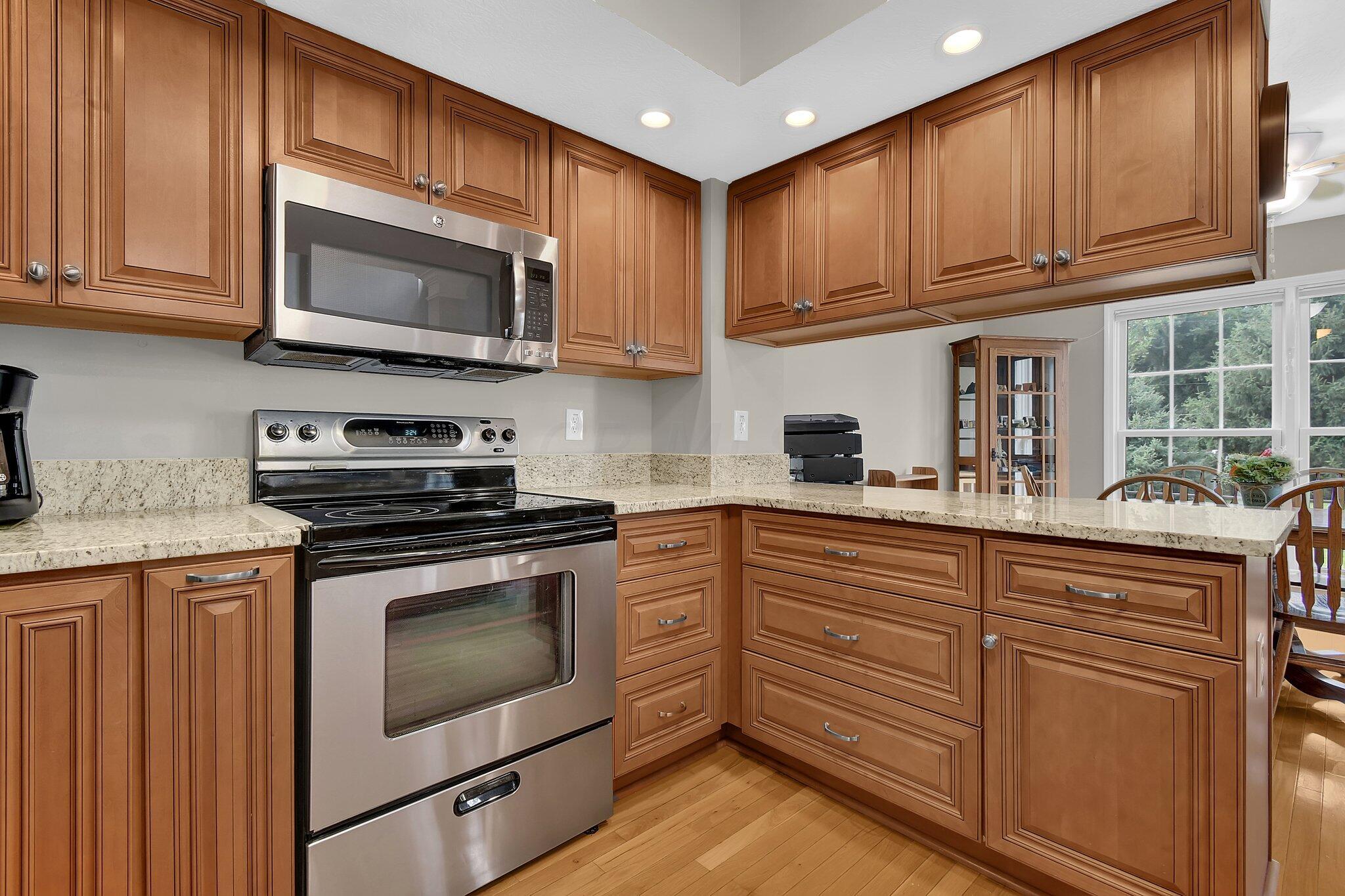 1197 Shagbark Road, Unit 20119 Columbus, OH 43230 - Photo 6 of 27 Kitchen