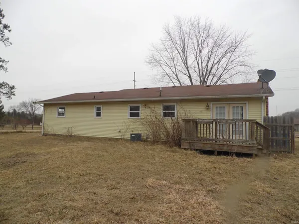 $219,900 | 10495 East State Road 8, Knox, IN 46534